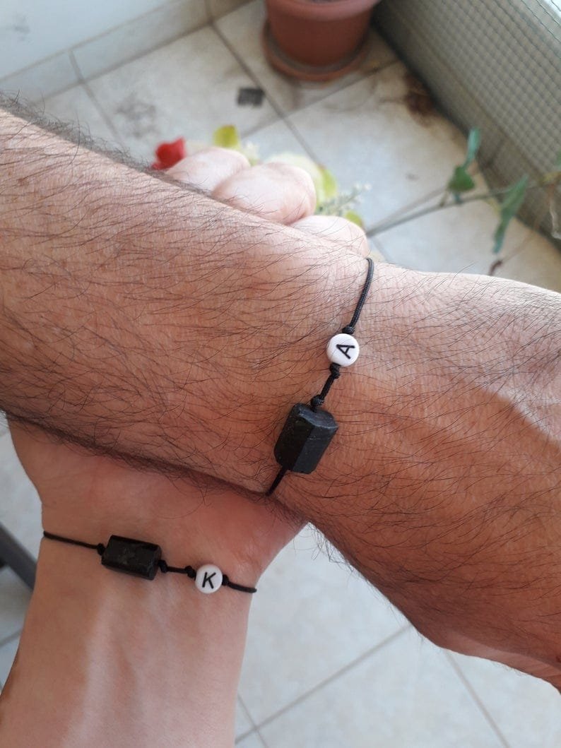 Pulseras Para Pareja Turmalina Negra Letra - Image 3